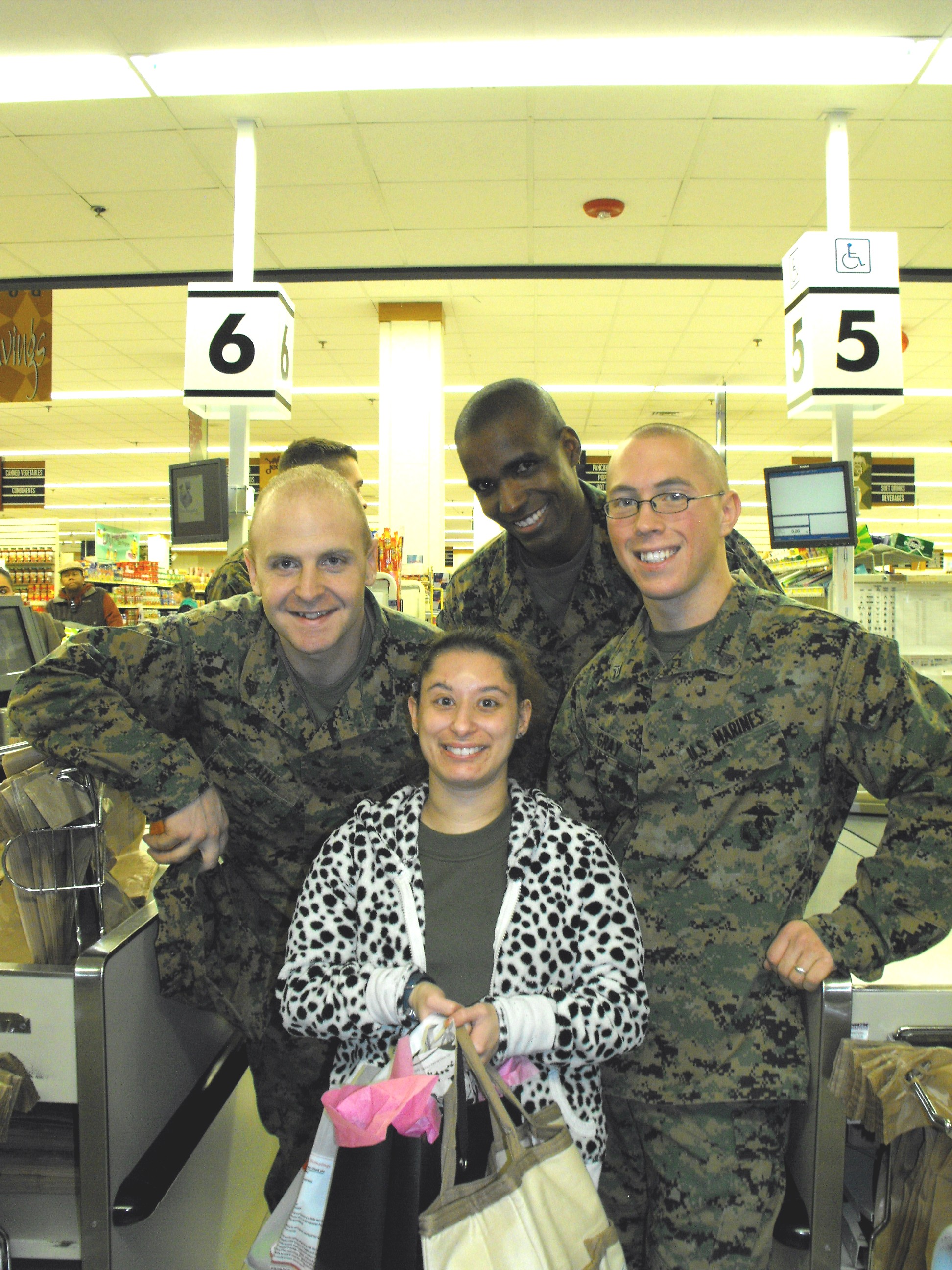./2011/Commissary Games/ZMCAS Cherry Pt Commissary 0053.JPG